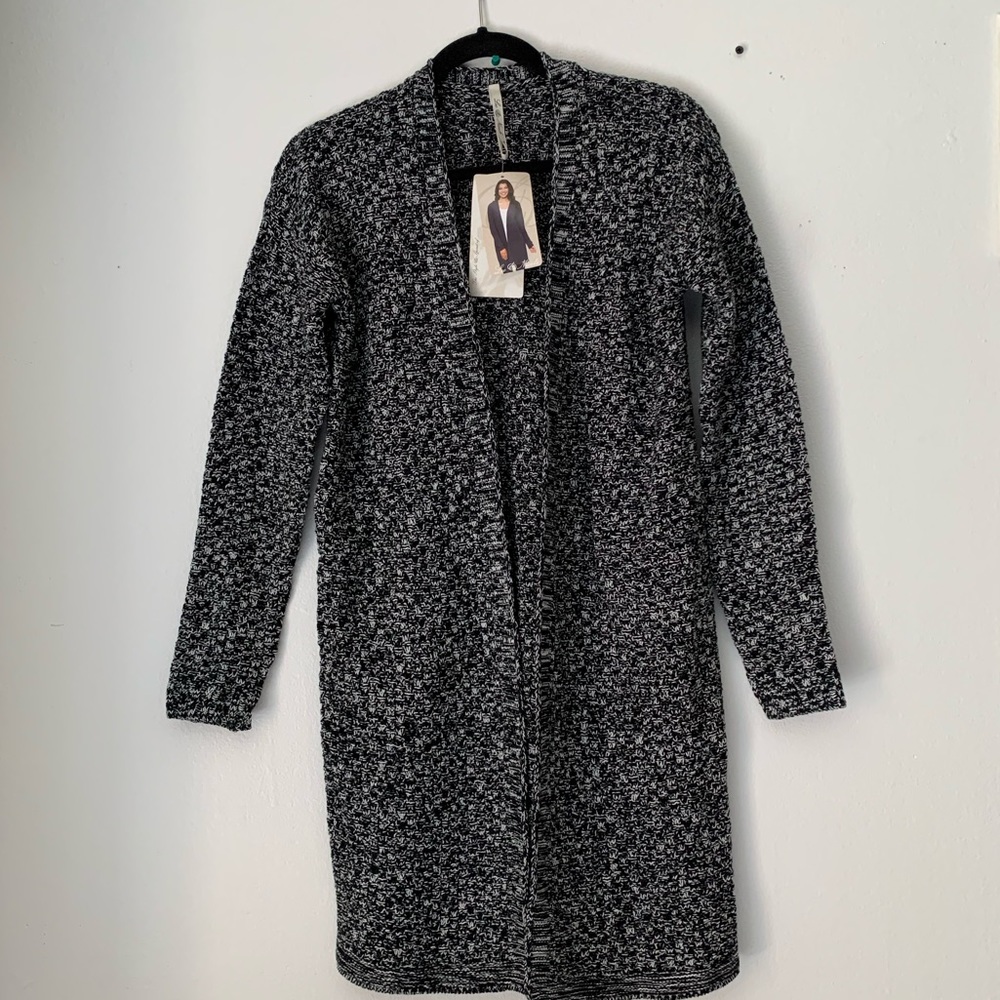 Leo & Nicole cardigan‎